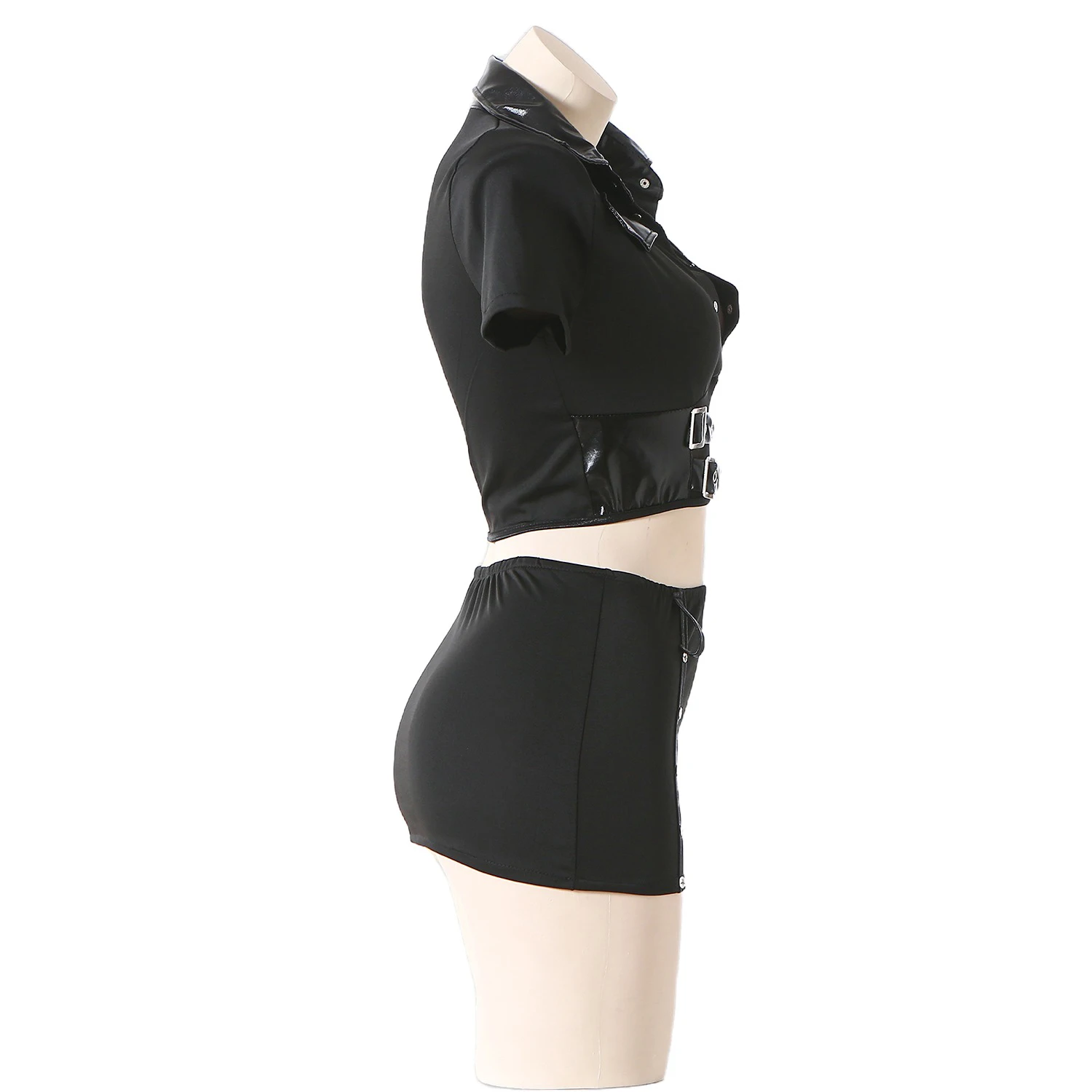 Look audacieux policier