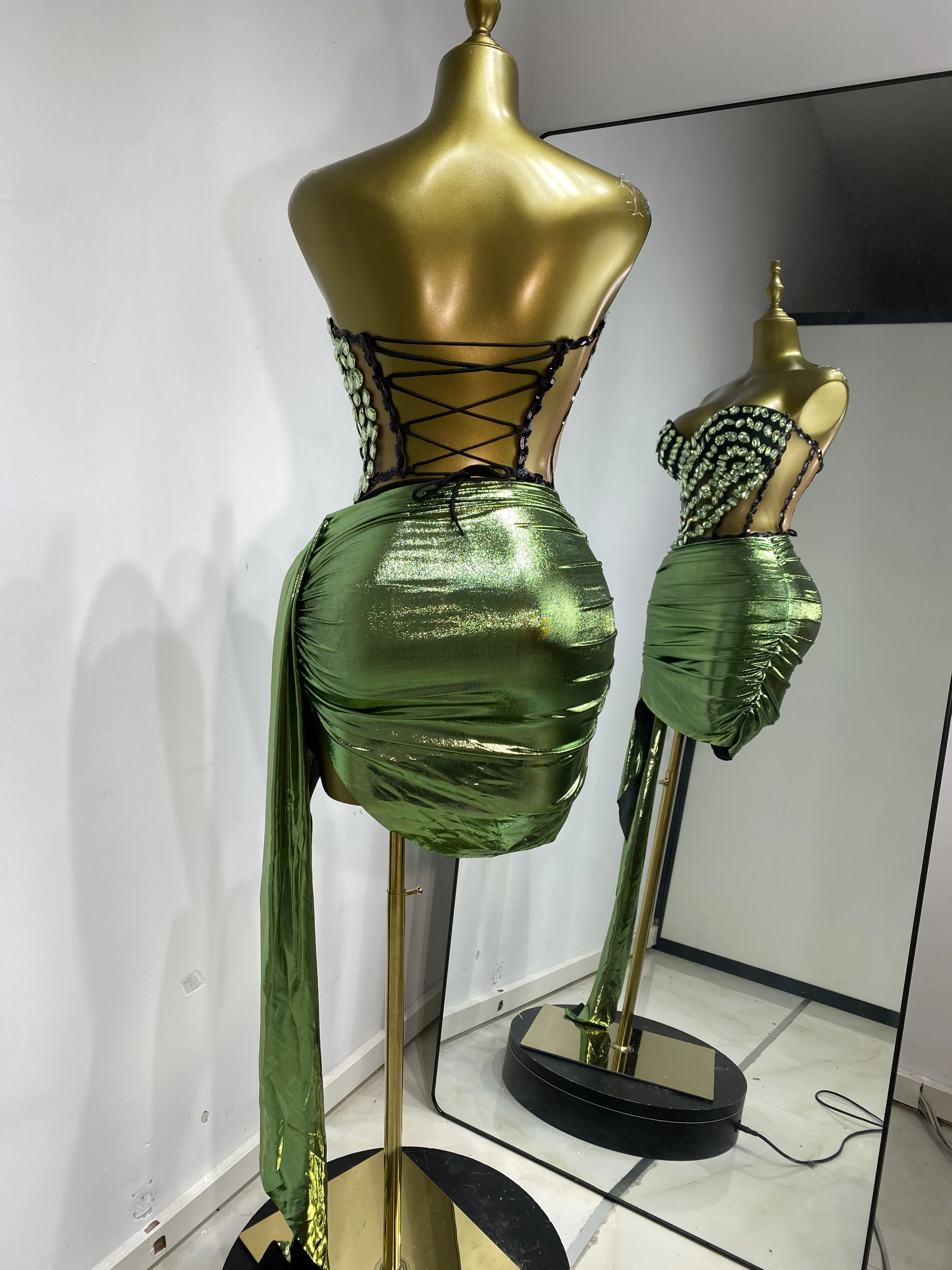 Tenues Sexy - Ensemble Corset et Jupe Strass Glamour Étincelant – Image 4