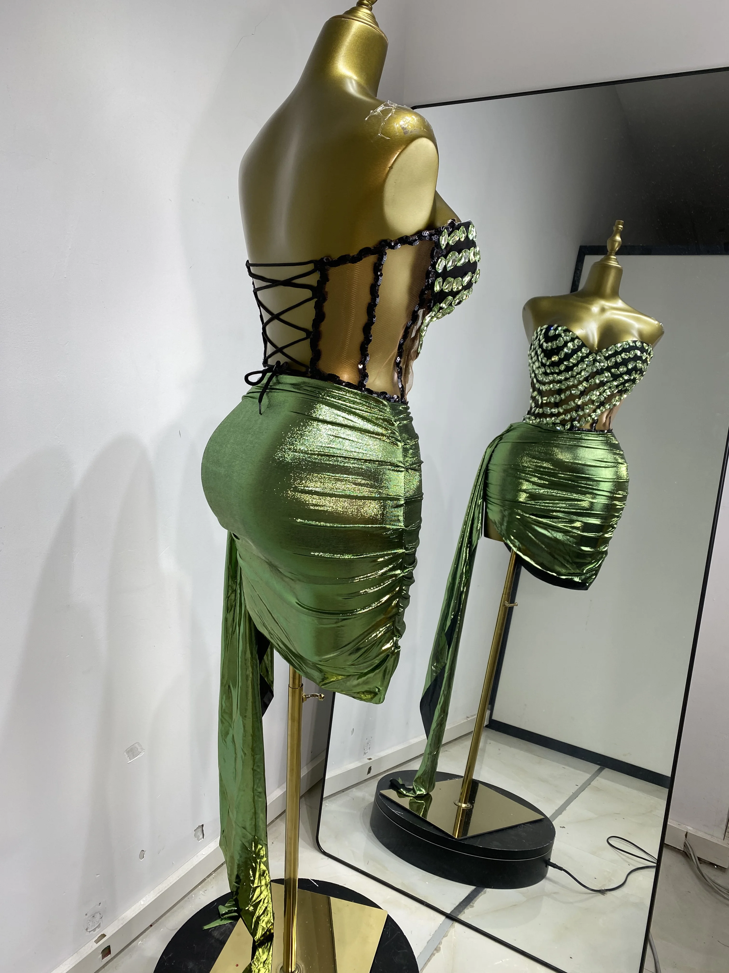 Tenues Sexy - Ensemble Corset et Jupe Strass Glamour Étincelant – Image 7