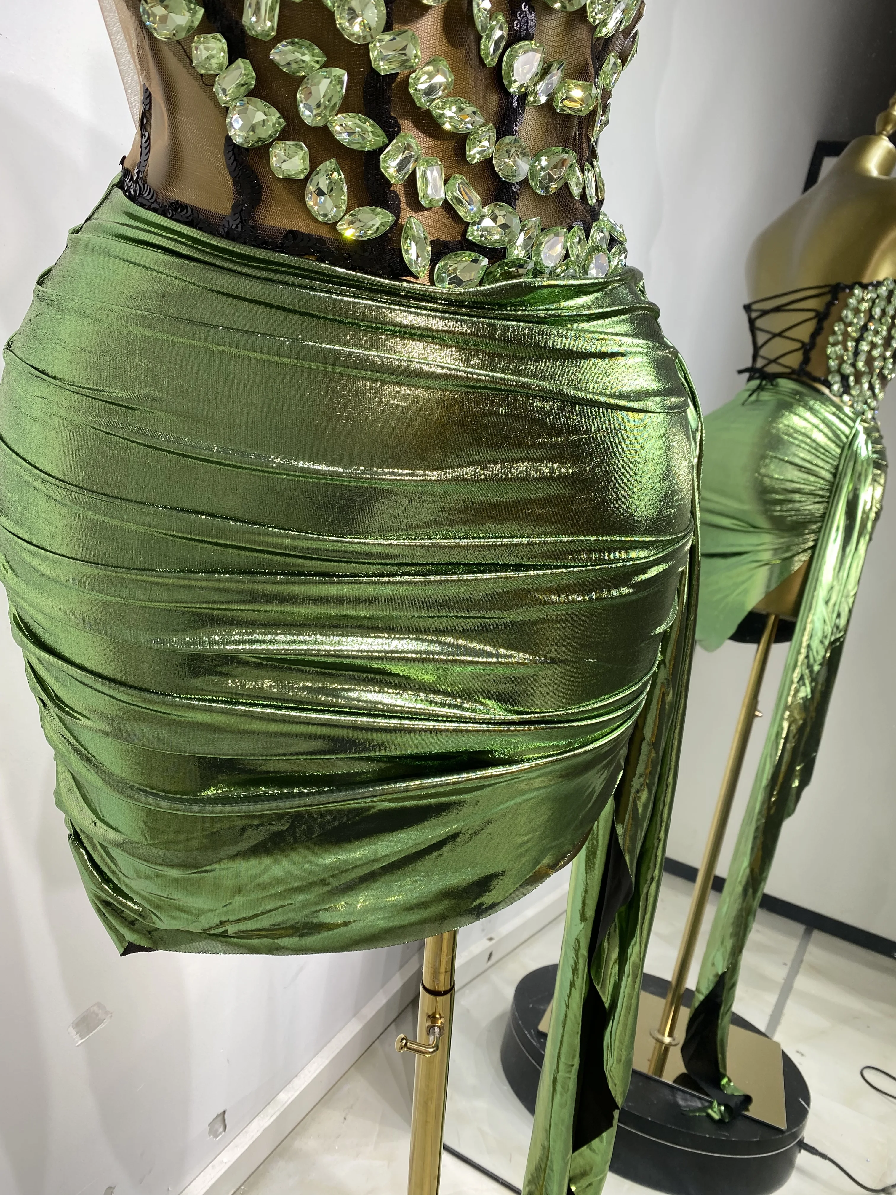 Tenues Sexy - Ensemble Corset et Jupe Strass Glamour Étincelant – Image 6